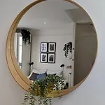 Paris Oasis: One Bedroom Studio For Two Next To The Eiffel Tower