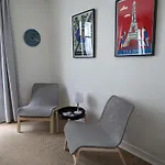 Paris Oasis: One Bedroom Studio For Two Next To The Eiffel Tower